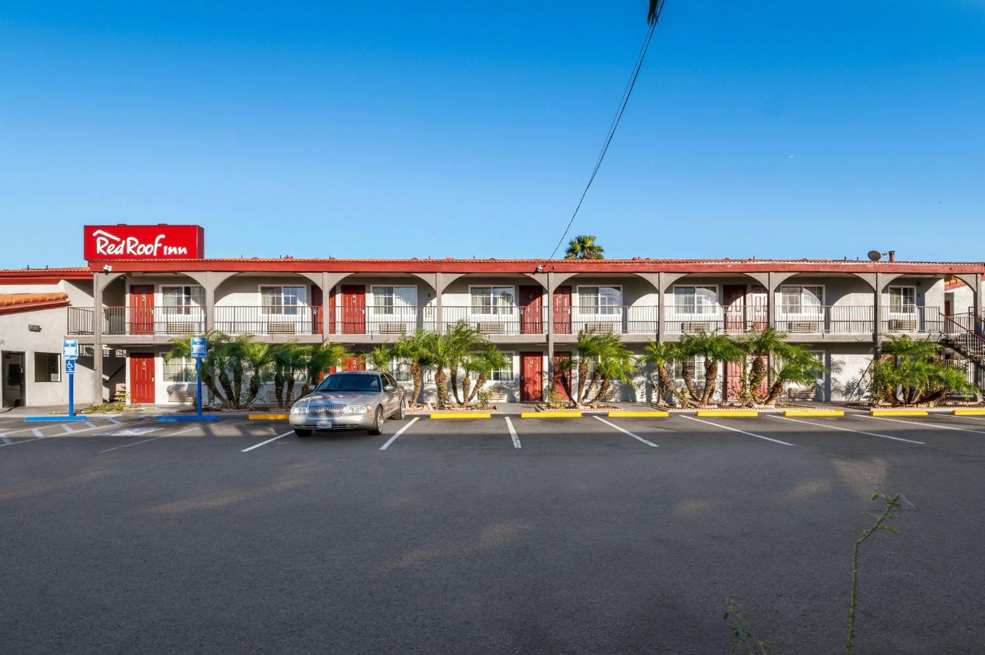 Red Roof Inn Los Angeles - Беллфлавер Екстер'єр фото