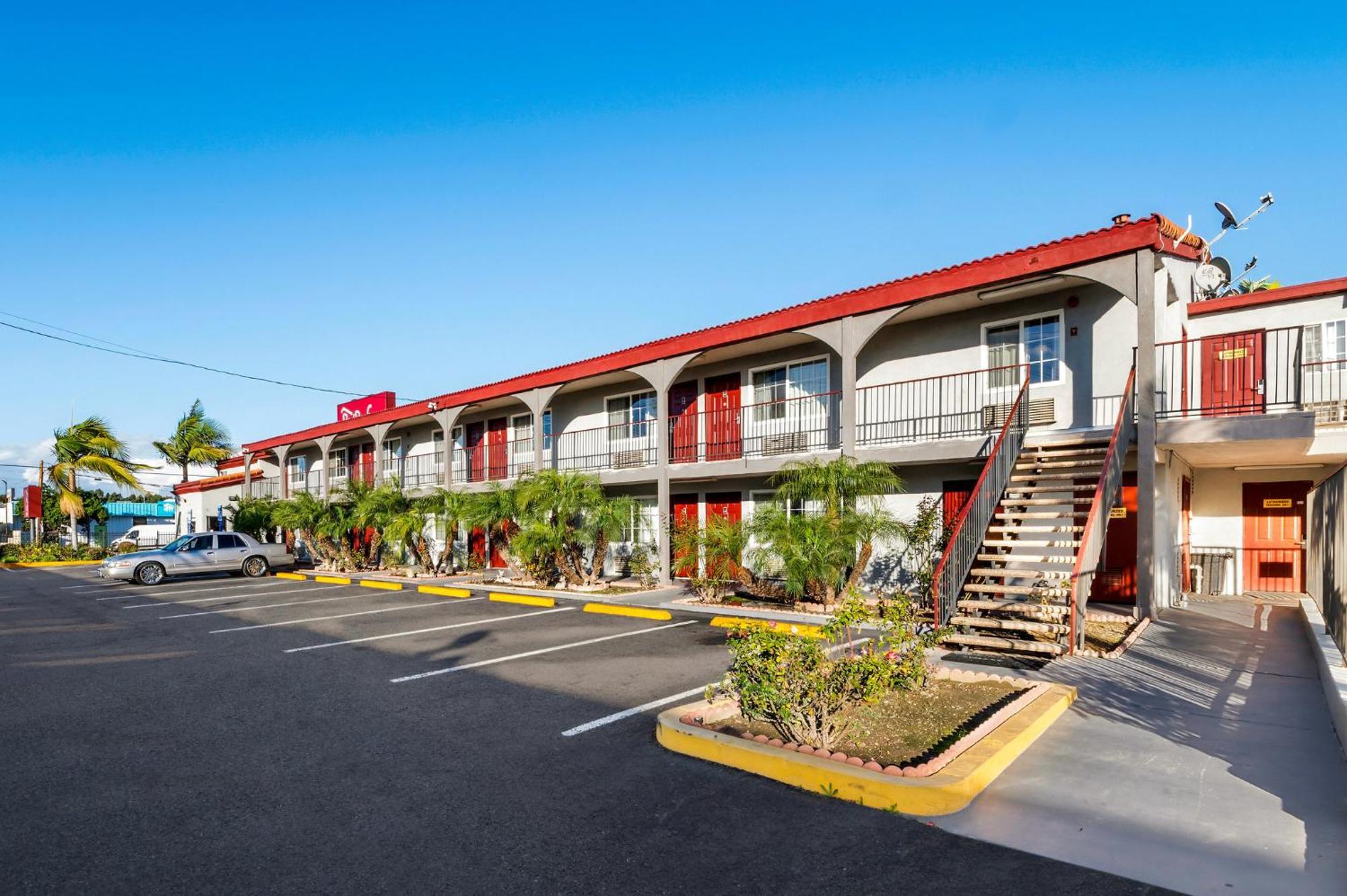 Red Roof Inn Los Angeles - Беллфлавер Екстер'єр фото